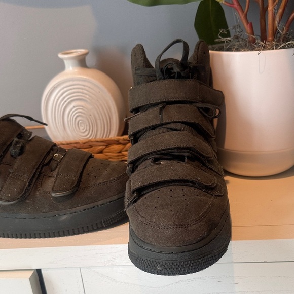 Men's Black High-Top Sneakers - Picture 2 of 7